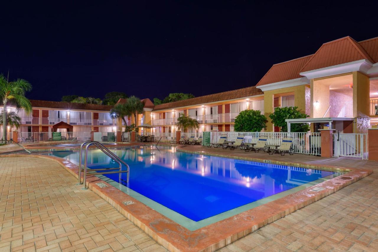Quality Inn & Suites Conference Center New Port Richey Εξωτερικό φωτογραφία