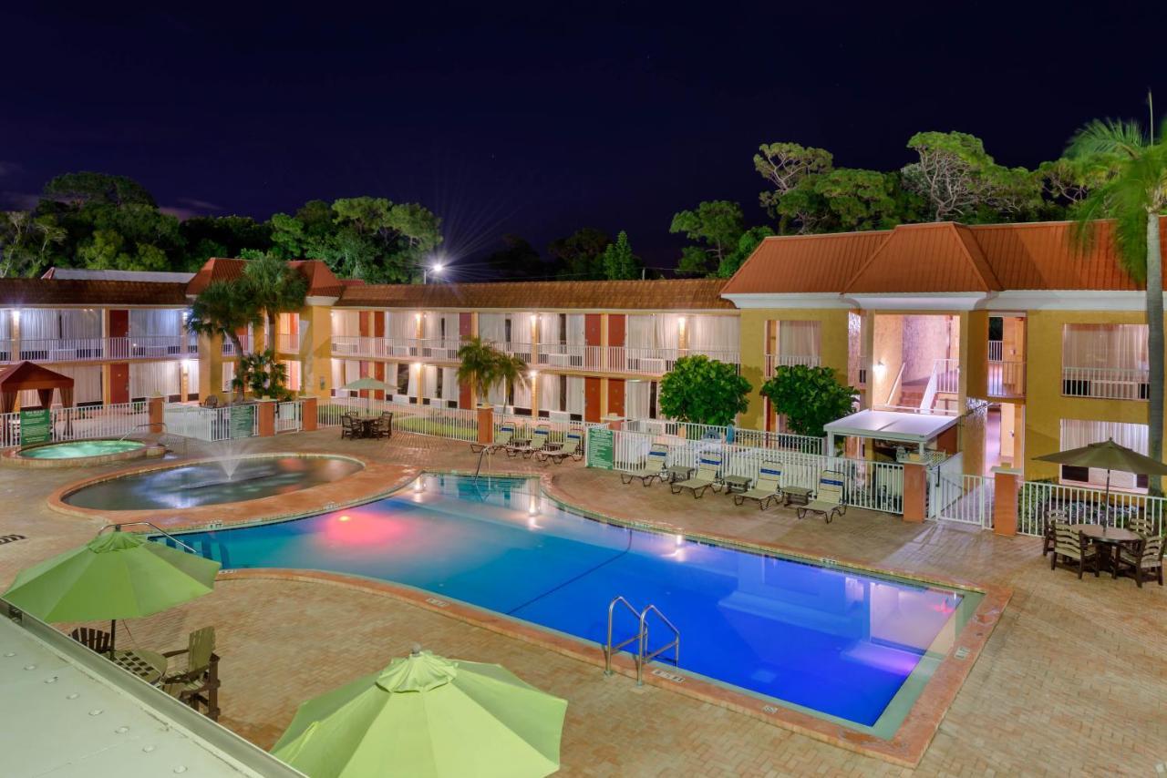 Quality Inn & Suites Conference Center New Port Richey Εξωτερικό φωτογραφία