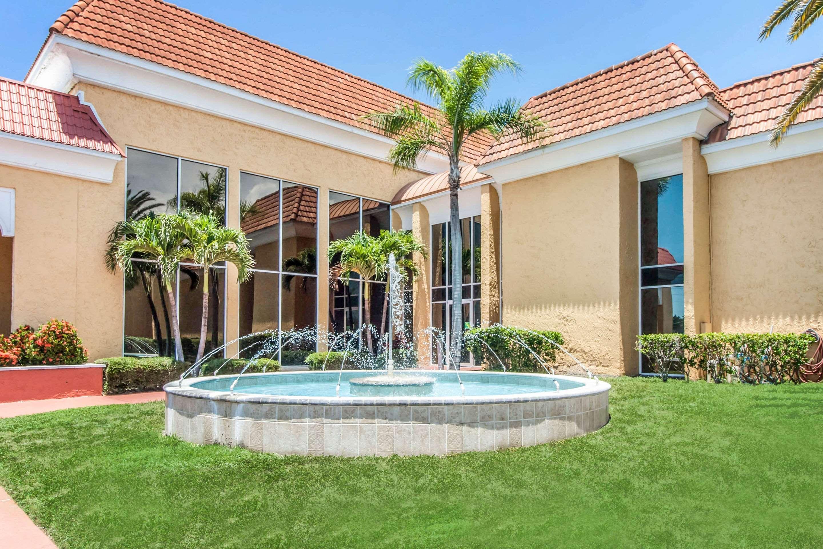 Quality Inn & Suites Conference Center New Port Richey Εξωτερικό φωτογραφία