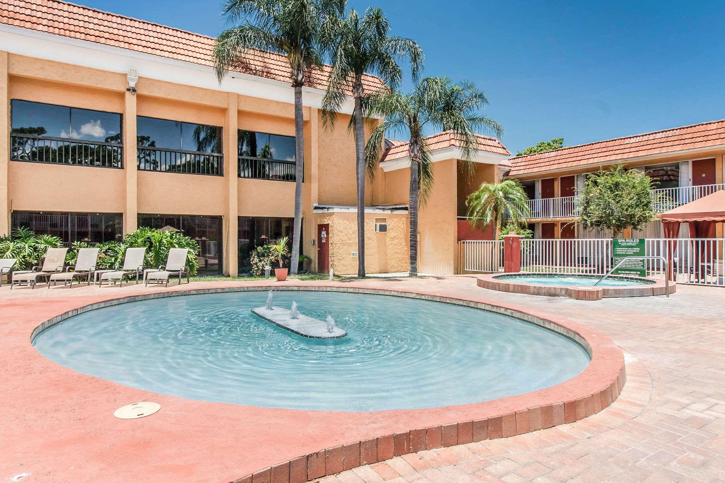 Quality Inn & Suites Conference Center New Port Richey Εξωτερικό φωτογραφία