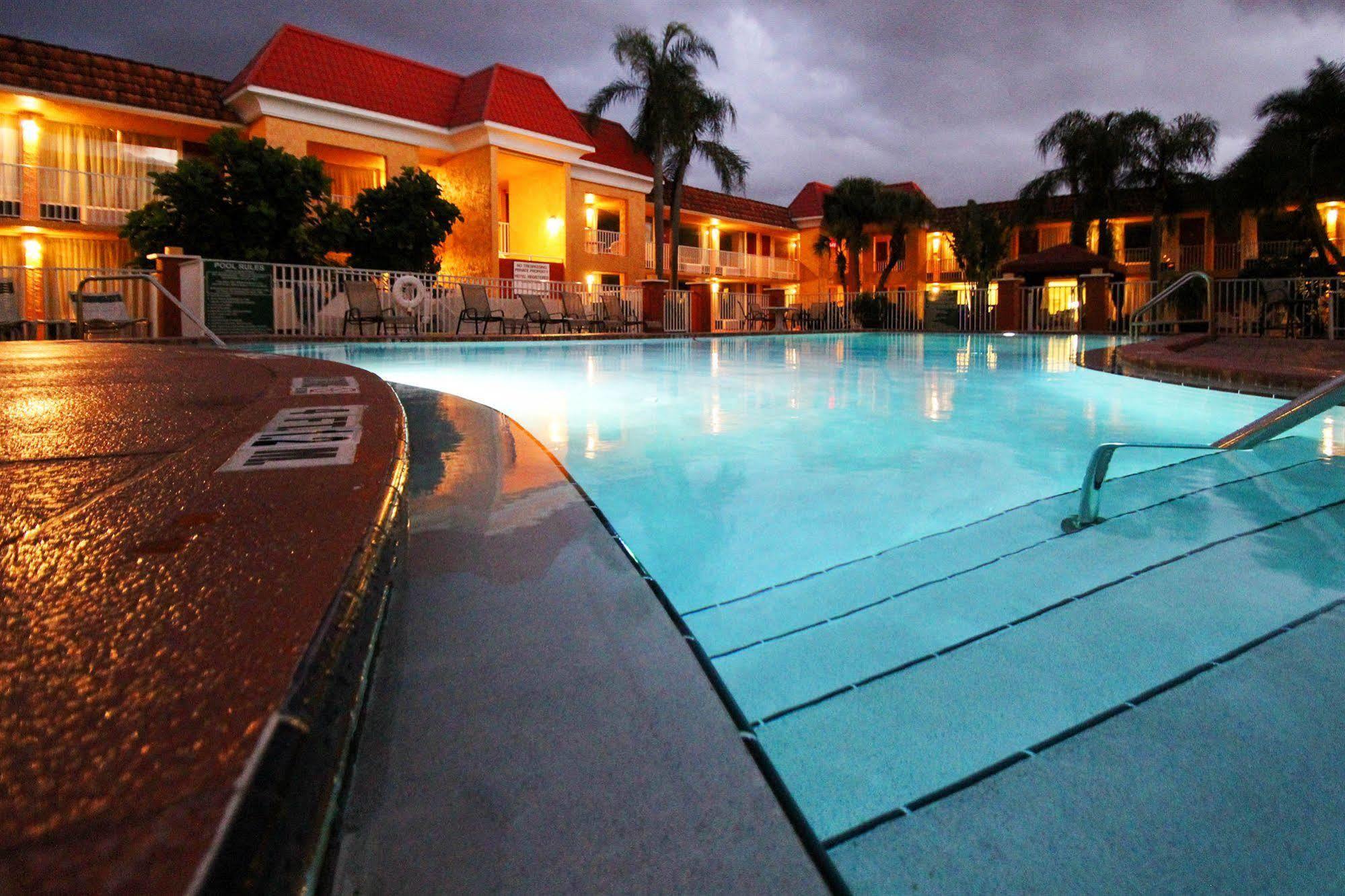 Quality Inn & Suites Conference Center New Port Richey Εξωτερικό φωτογραφία